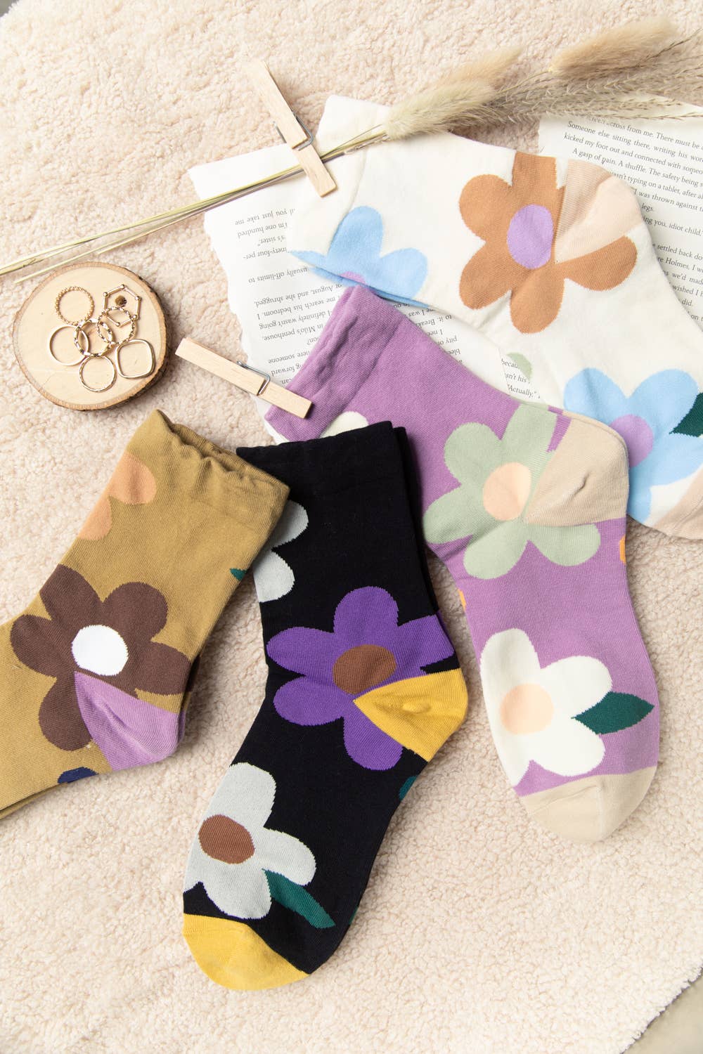 VERY J - SC10007C-Multi color floral print socks