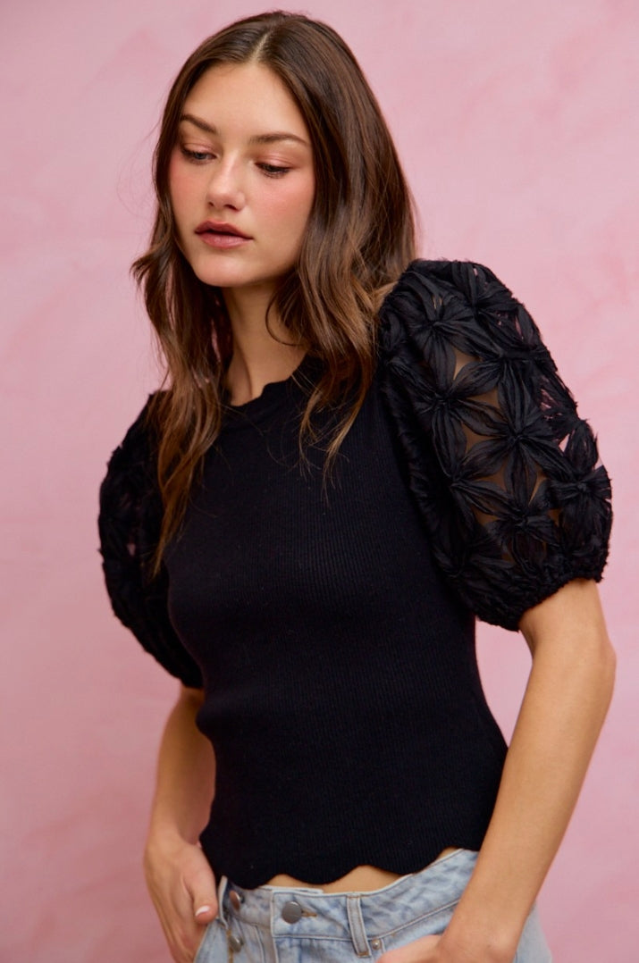 FLORAL CONTRAST SLEEVES SCALLOP TOP