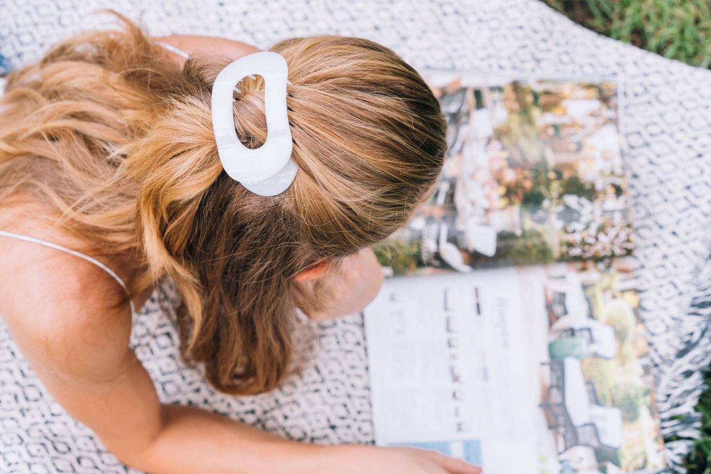 TELETIES - Round Flat Hair Clip | Med. | Coconut White