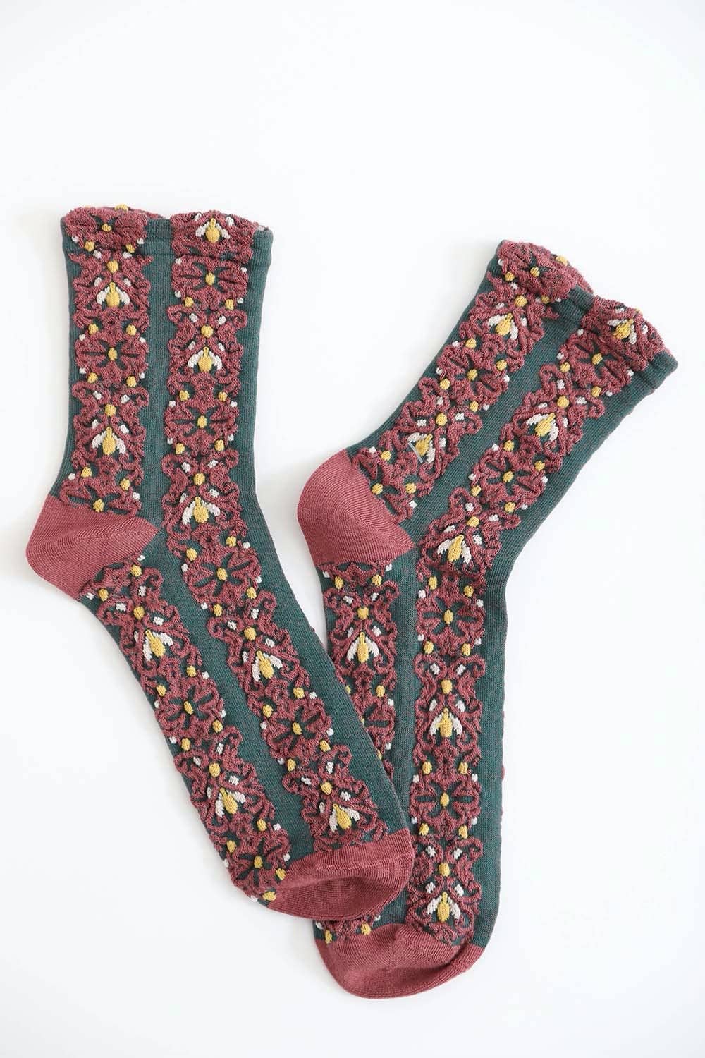 Leto Accessories - Embroidered Flower Pattern Socks
