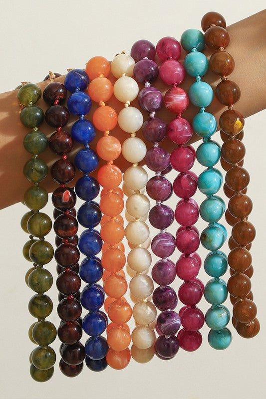 RESIN BEADED NECKLACE GREY