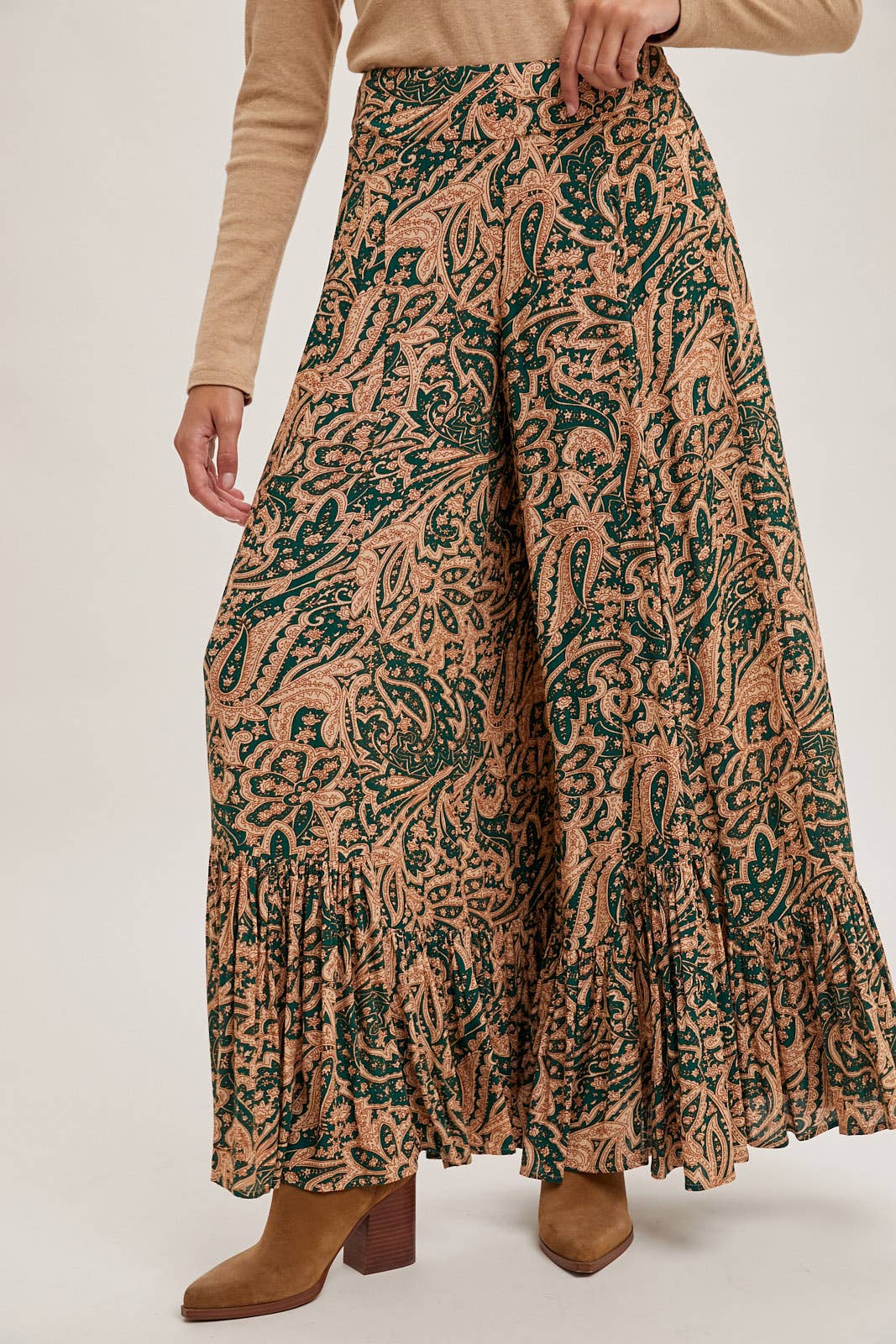 PAISLEY PRINT WIDE RUFFLED PANTS