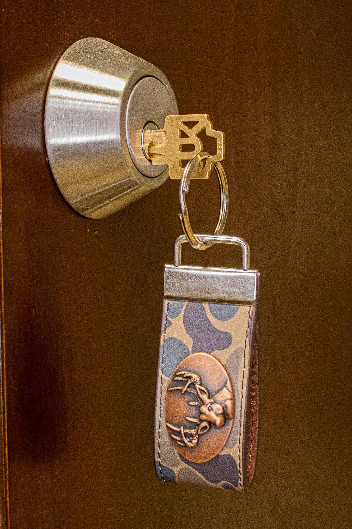 Zep-Pro - Buck Hunting Old School Camo Leather Loop Keychain.