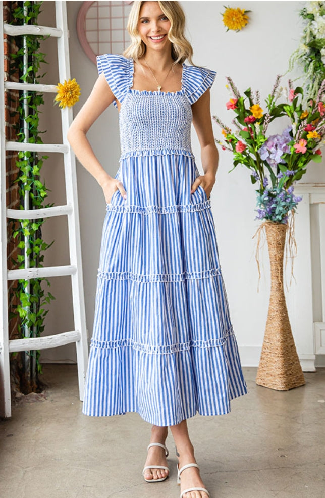 WOMENS DRESSES: MAXIS