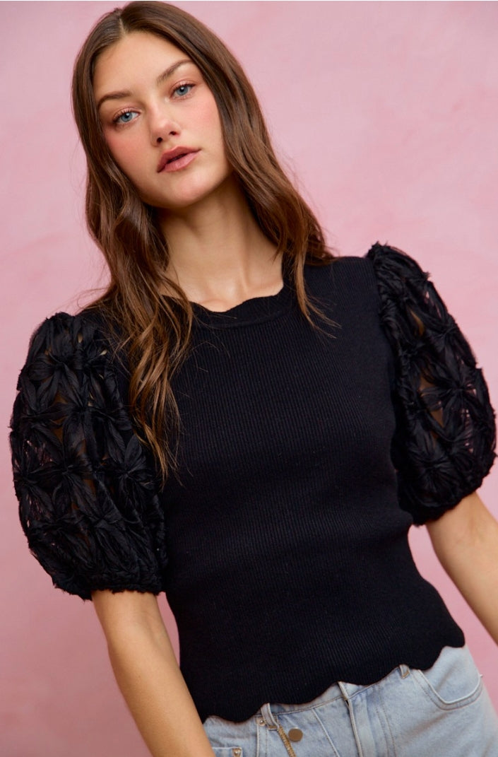 FLORAL CONTRAST SLEEVES SCALLOP TOP