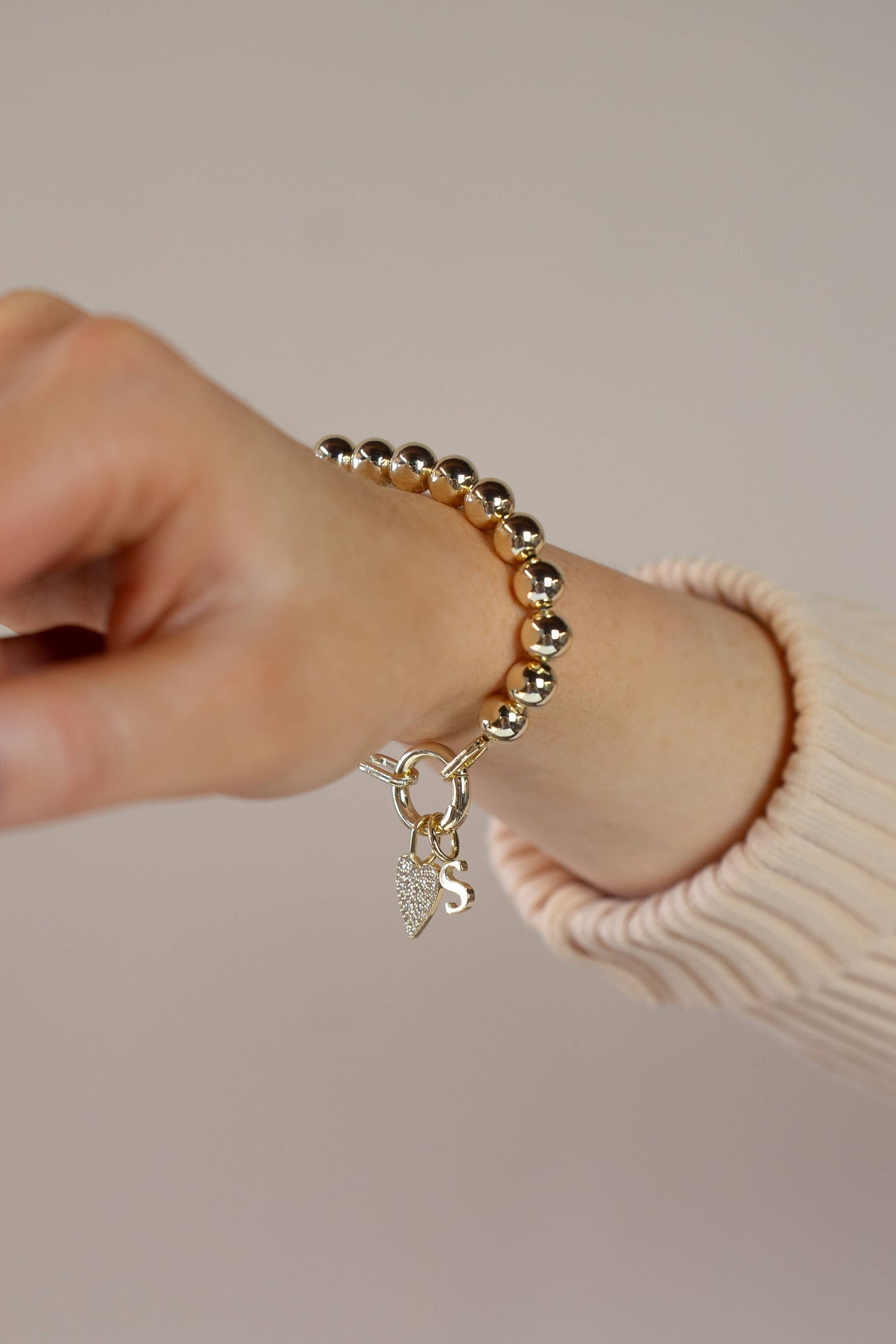 Solid Initial Charm: Gold / M