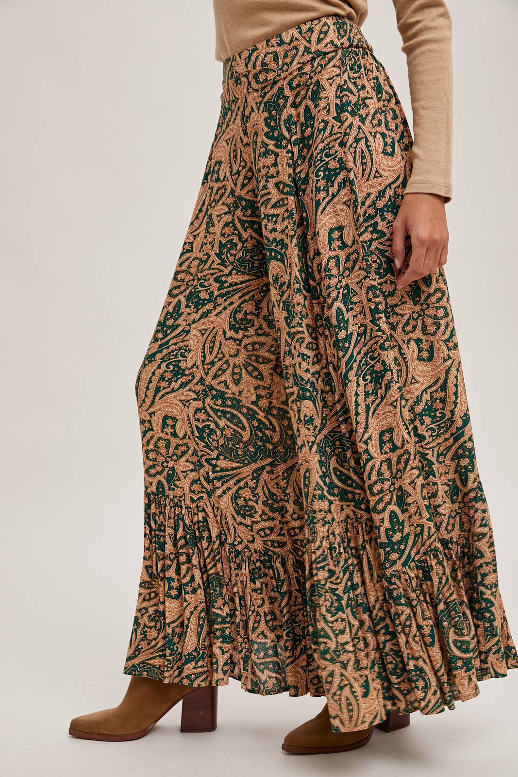 PAISLEY PRINT WIDE RUFFLED PANTS