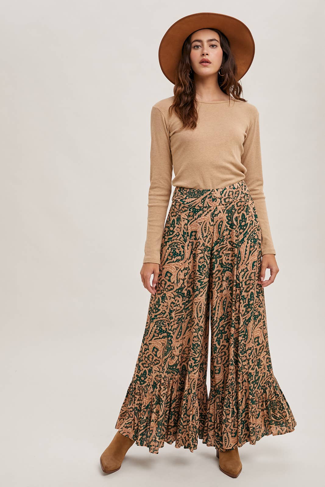 PAISLEY PRINT WIDE RUFFLED PANTS